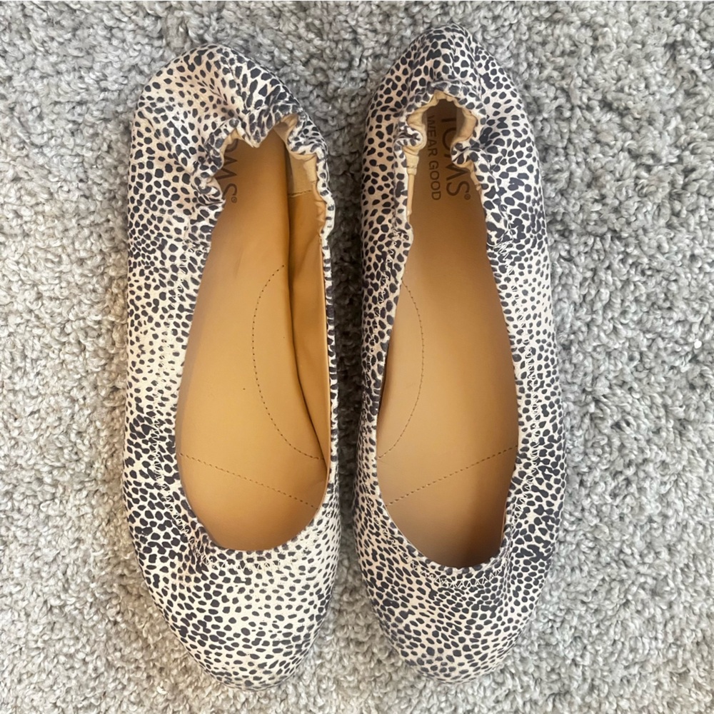 Toms‎ Judith Beige mini cheetah suede ballet flats Sz 9.5